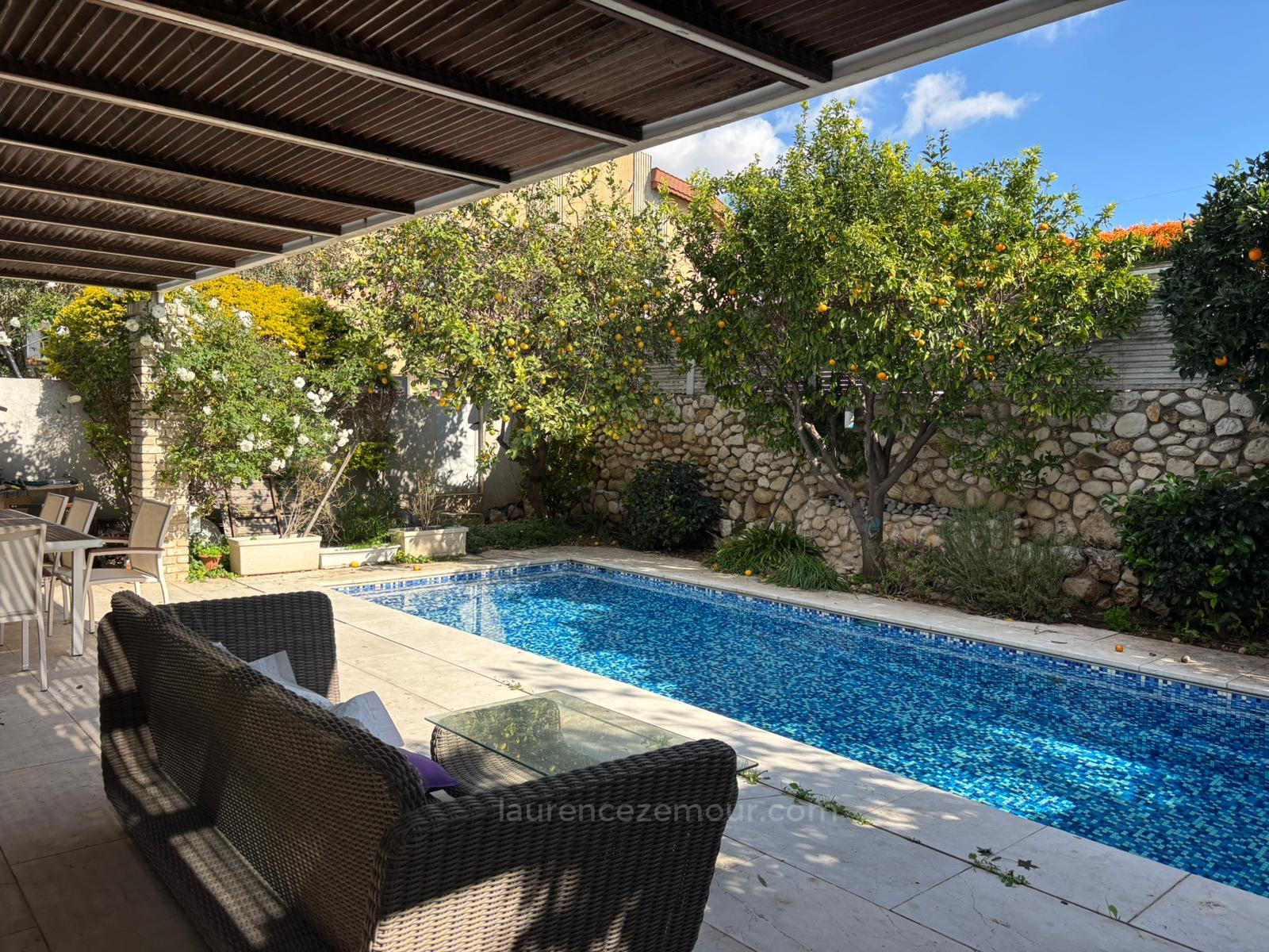 Quartier résidentiel Quartiercalme . est raanana. maison avec  piscine