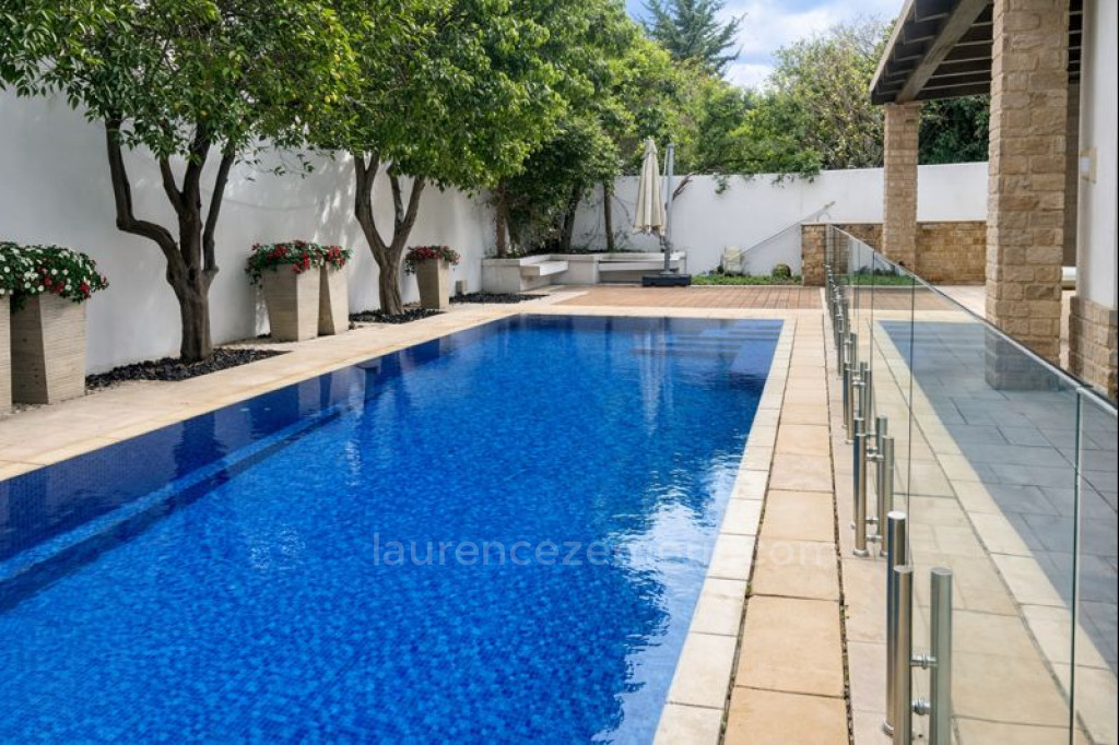 Dzielnica mieszkaniowa Belle maison en centre ville piscine