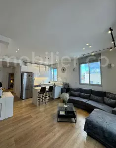 Apartamento 2.5 cômodos Tel Aviv Dizengof