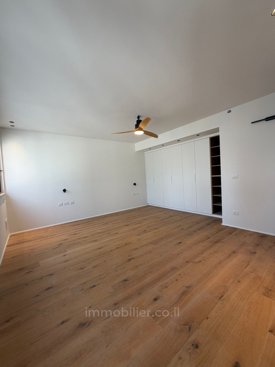 Wohnviertel A louer penthouse au coeur de neve tzedek