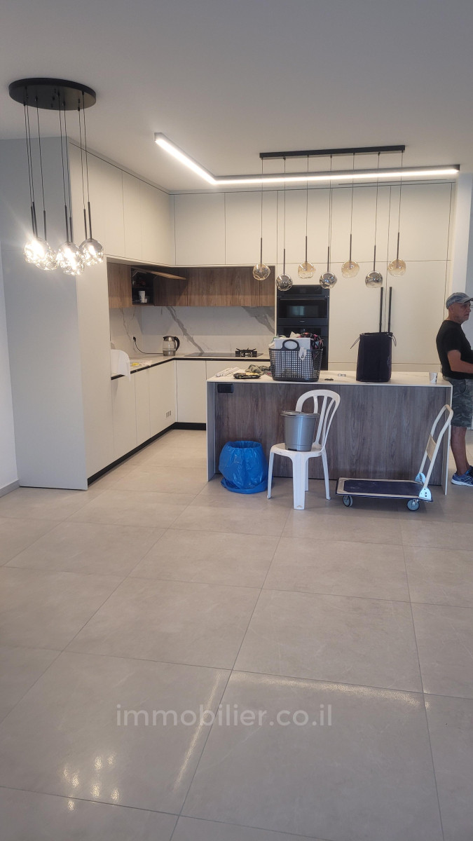 Residential quarter Nouveau appartement tout neuf a vendre appartement de luxe avec fourniture et accessoir tous compris pas besoin de renover appartement pret a vous aceuillir avec vos valises appartement de 130 m2 haut de gamme 5 pieces situer en plein coeur