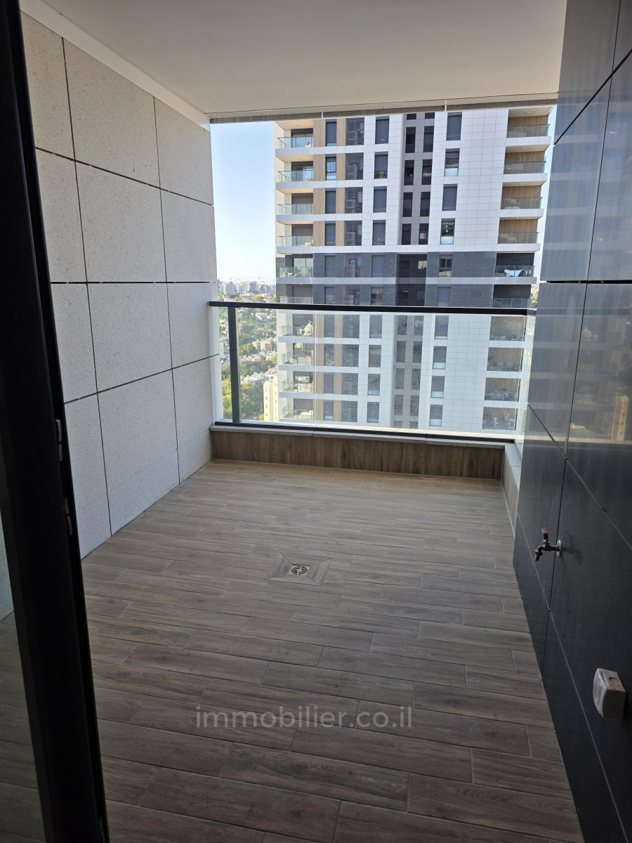 Wohnviertel Appartement neuf de 3 pieces dans le nord de tel aviv