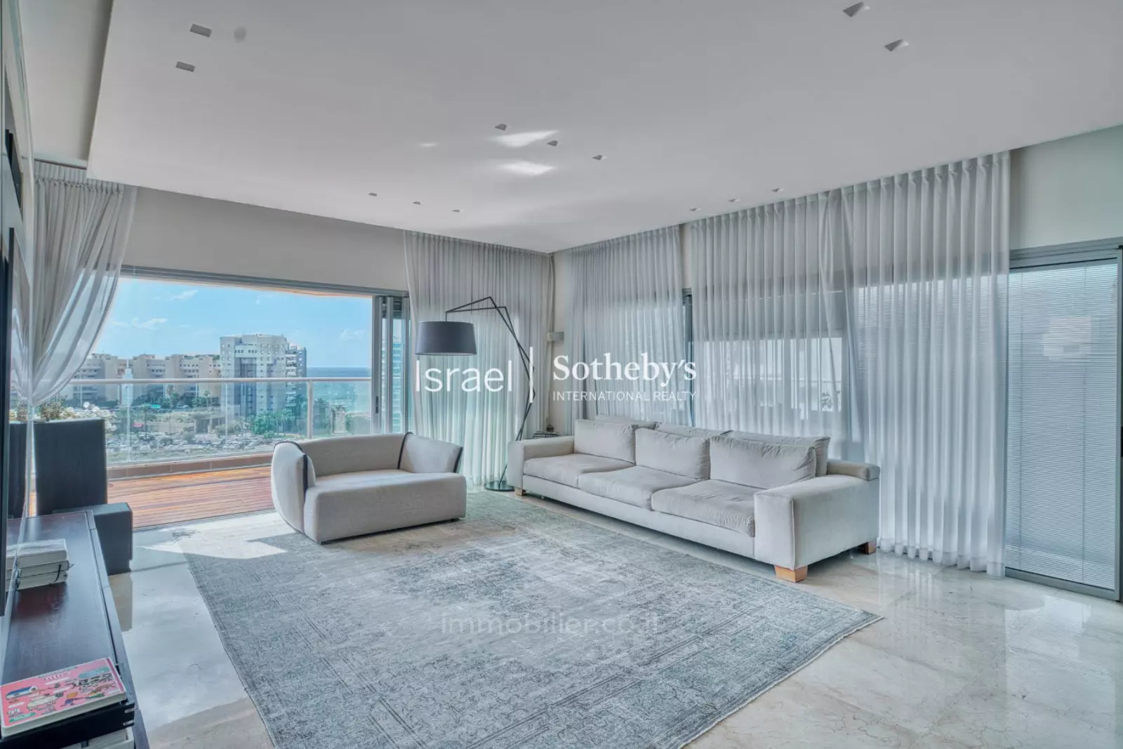 Apartamento 4 cômodos Tel Aviv Tsouk Beach 651-IBL-62