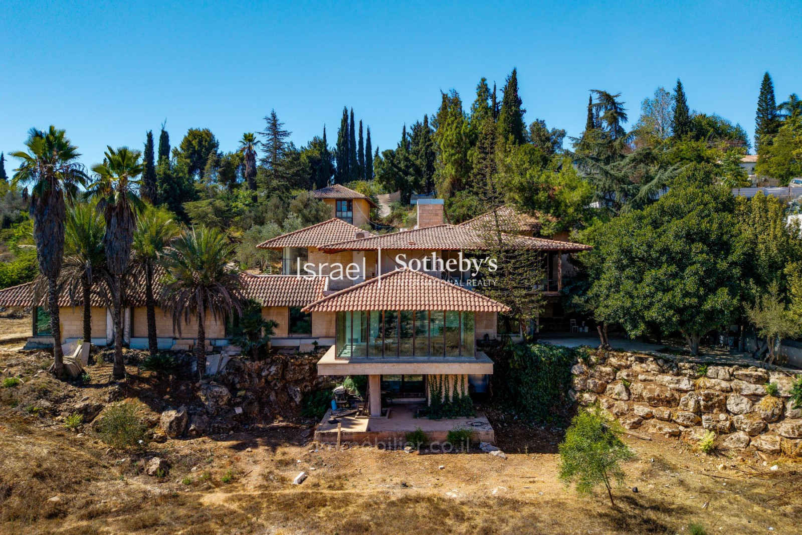 Wohnquartier Maison individuelle sur un vaste terrain a vendre pres de jerusalem