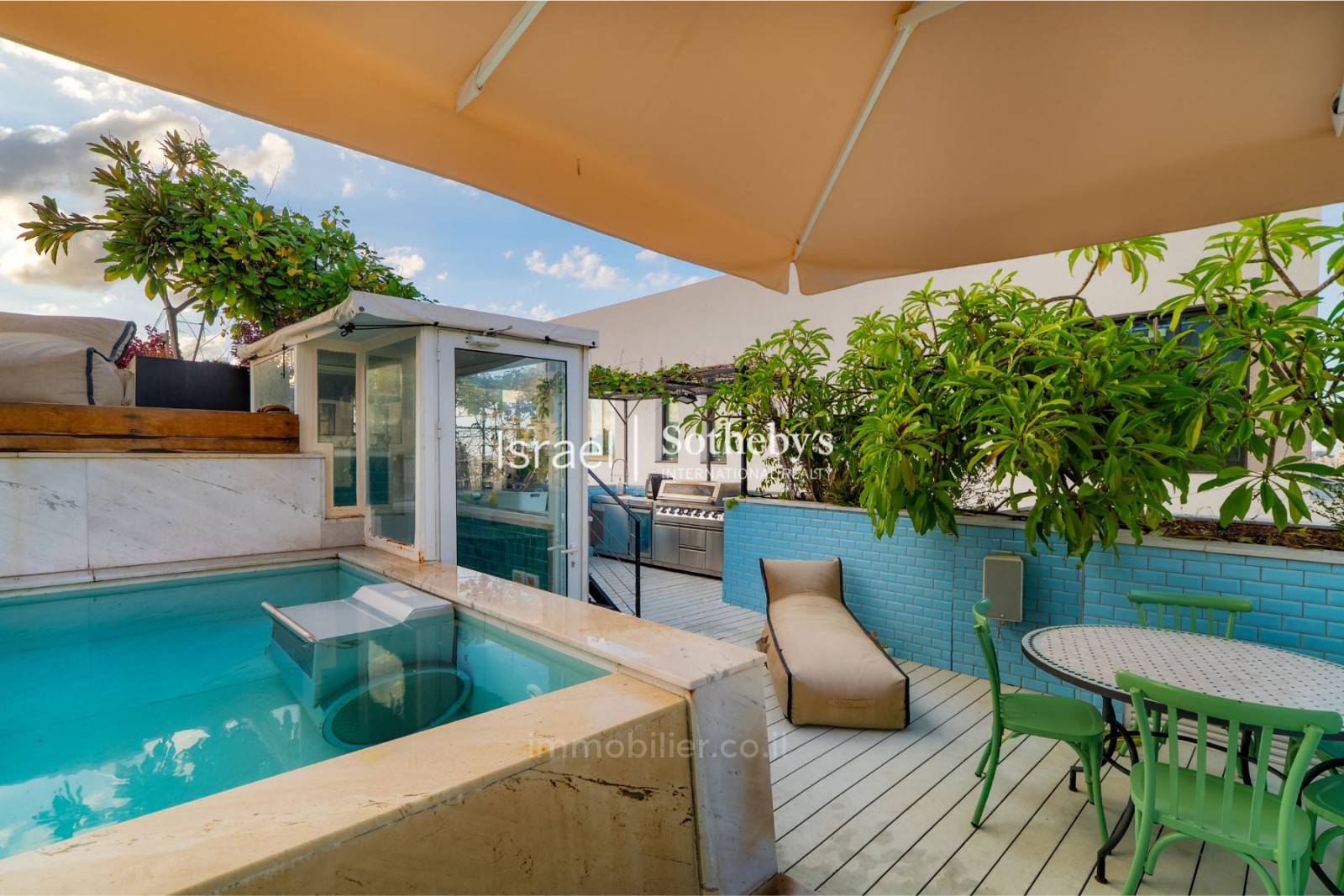 Dzielnica mieszkaniowa Magnifique penthouse avec piscine au centre de tel aviv