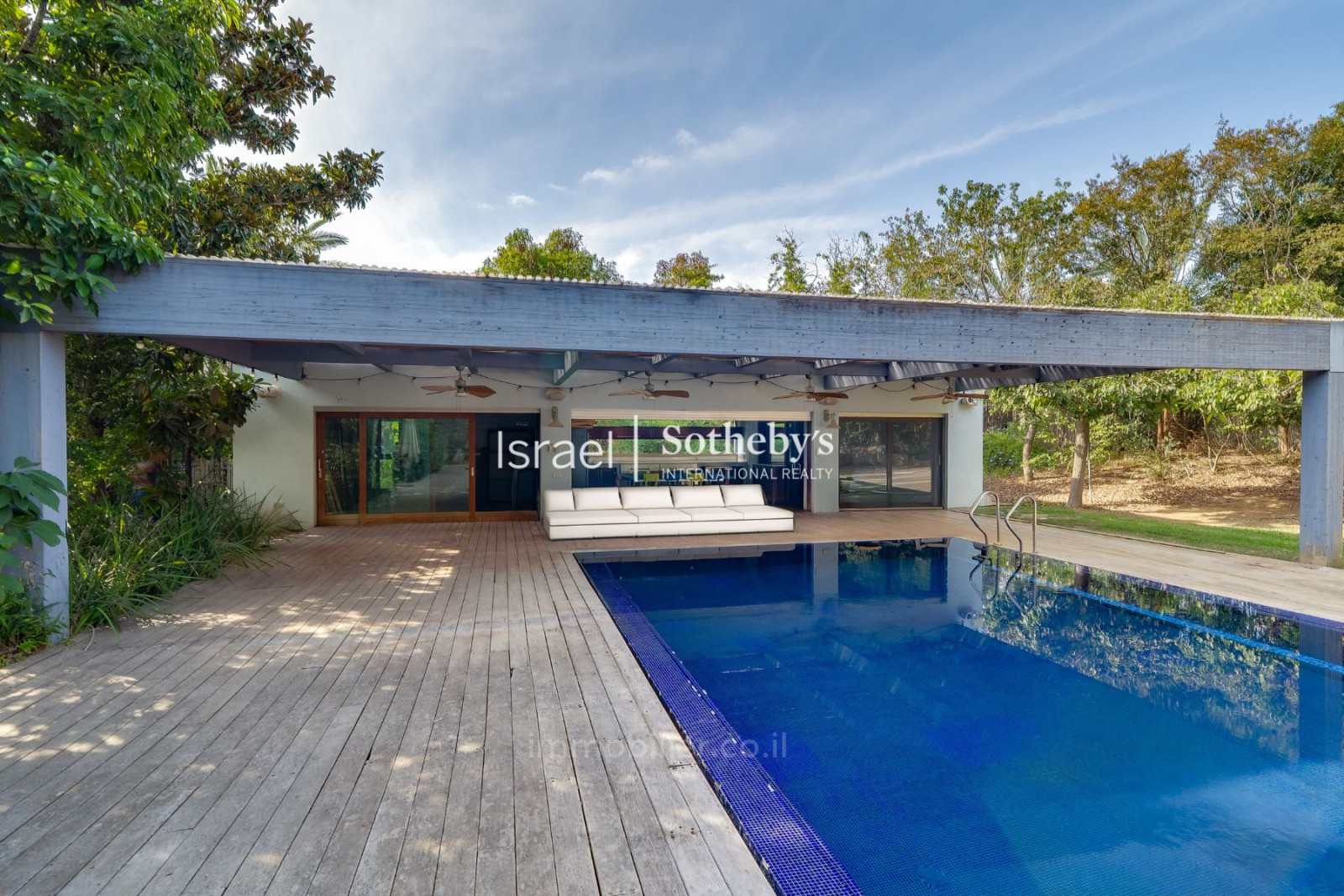 Quartier résidentiel Villa exceptionnelle avec piscine