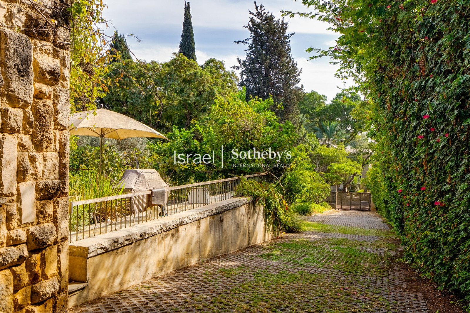 Quartier résidentiel Villa exceptionnelle avec piscine