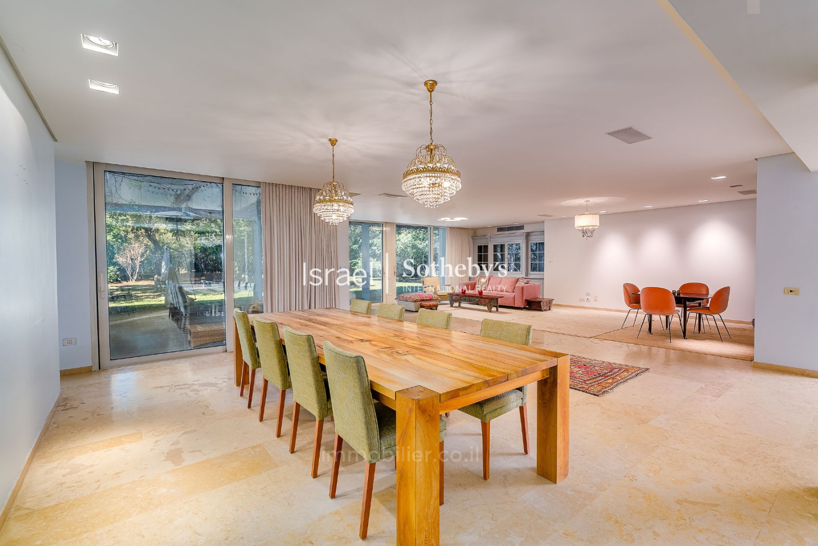 Quartier résidentiel Villa exceptionnelle avec piscine