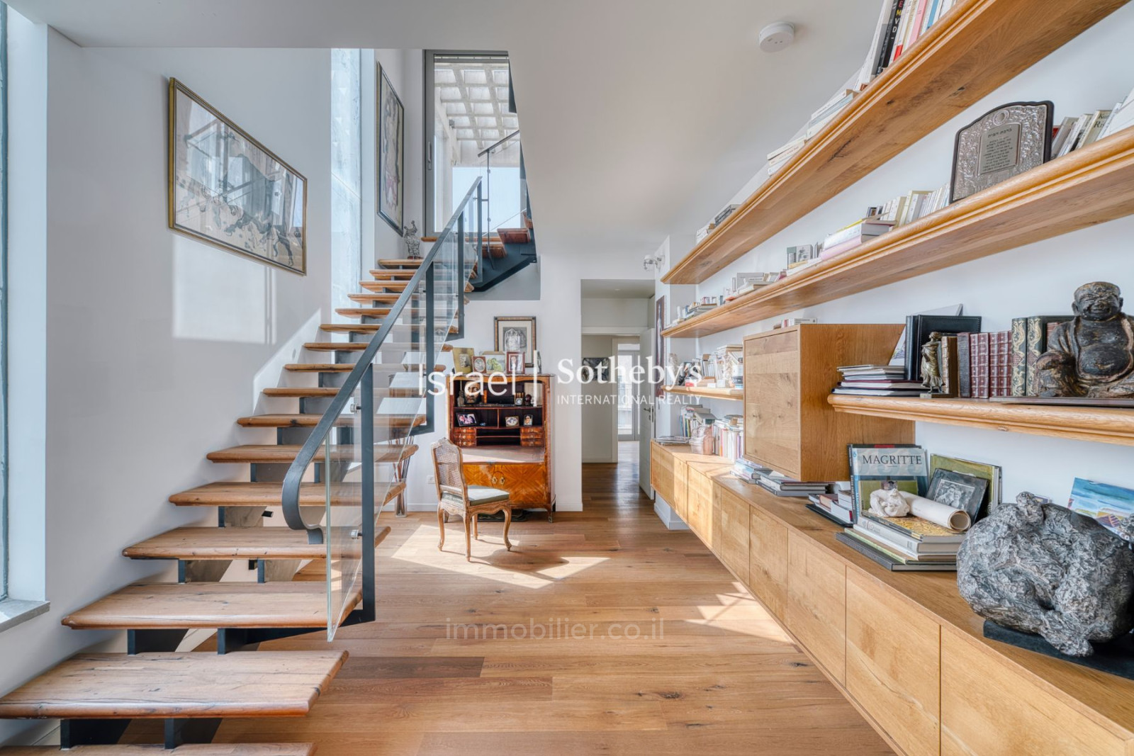 Жилой квартал Penthouse villa occupant un etage entier dans le vieux nord de tel aviv a cote du parc yarkon