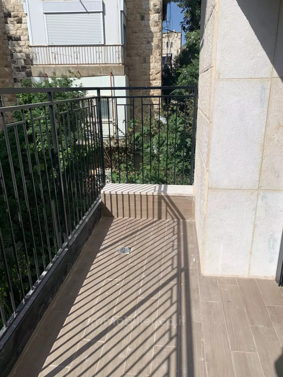 Apartment 5 rooms Jerusalem Kiryat Moshe 652-IBL-2