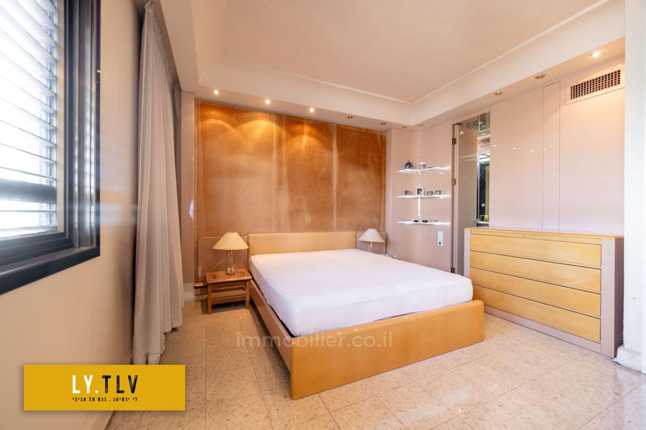 Quartier résidentiel Grand 5 pieces dans une belle avenue a cote de kikar hamedina avec parking