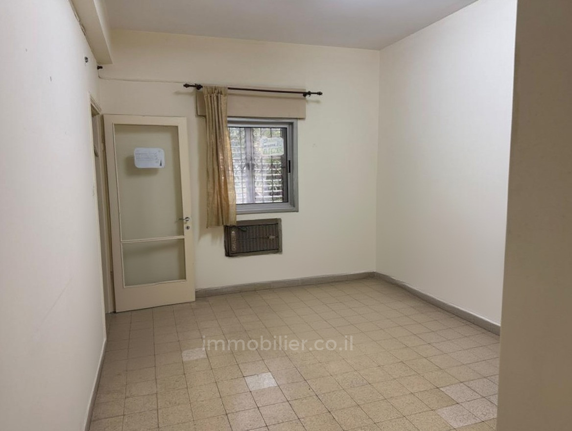 Dzielnica mieszkaniowa Grand 4 pieces a renover dans le centre de tel aviv au calme superbe opportunitee