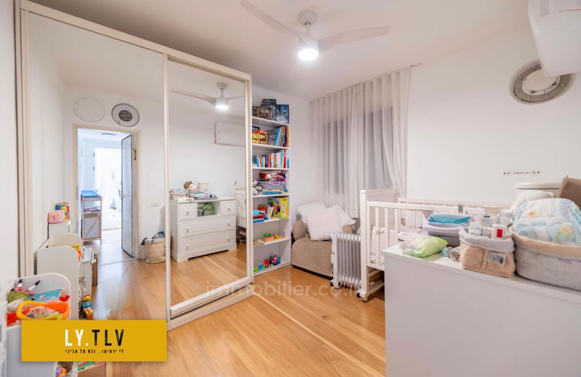 Wohnviertel Superbe 4 pieces duplex penthouse dans le lev hair avec mamad et parking