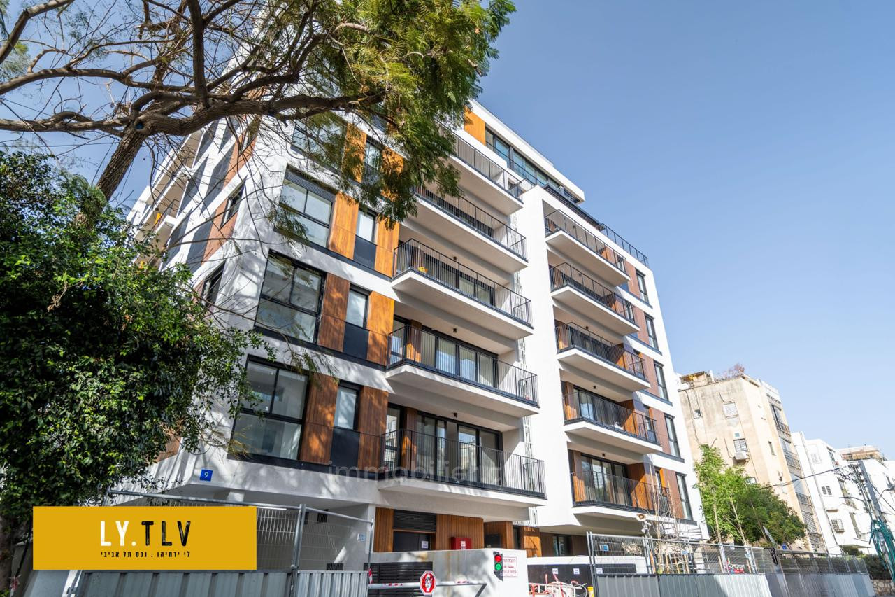 Quartier résidentiel Beau 4 pieces dans un nouvel immeuble du nouveau nord pres de la place basel avec mamad balcon et parking