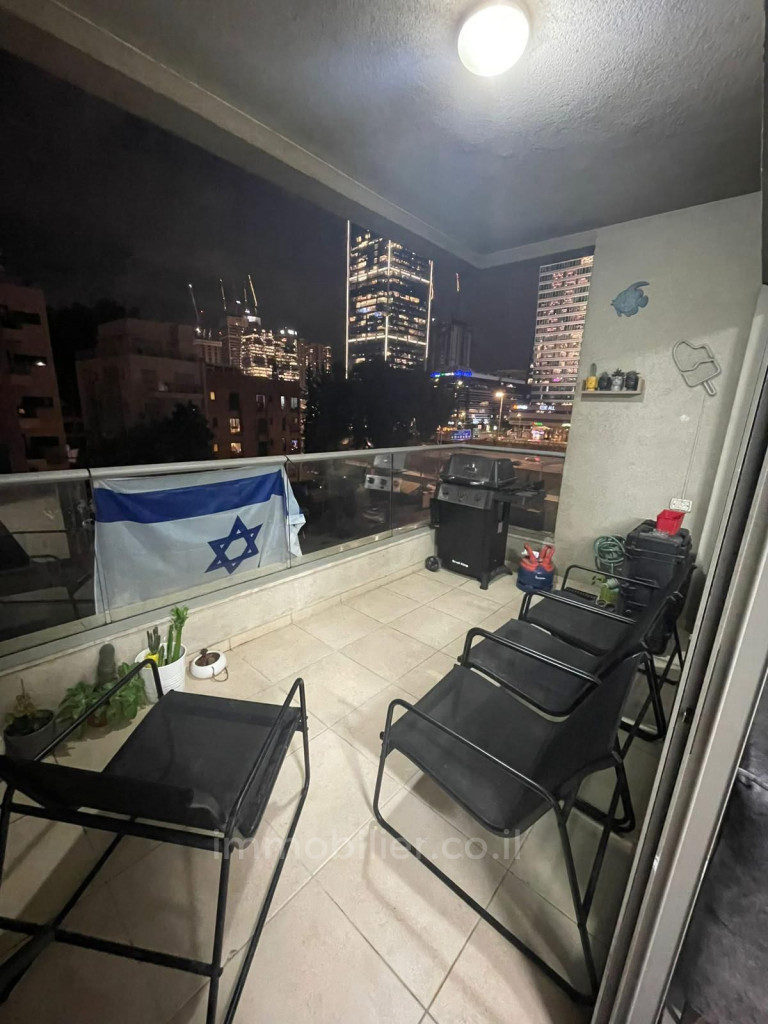 Quartier résidentiel Superbe 3 pieces dans un immeuble neuf avec parking et mamad a cote de sarona