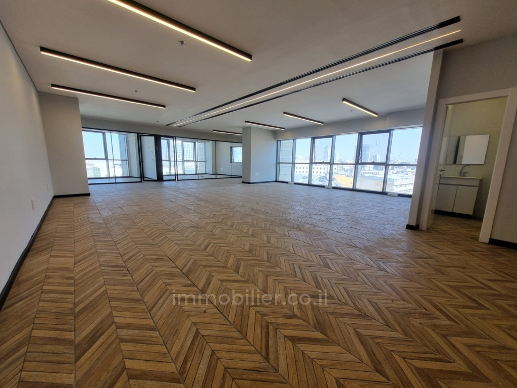 Barrio residencial Bureaux neuf dans immeuble de bureaux tres recherche sur guivat shaoul