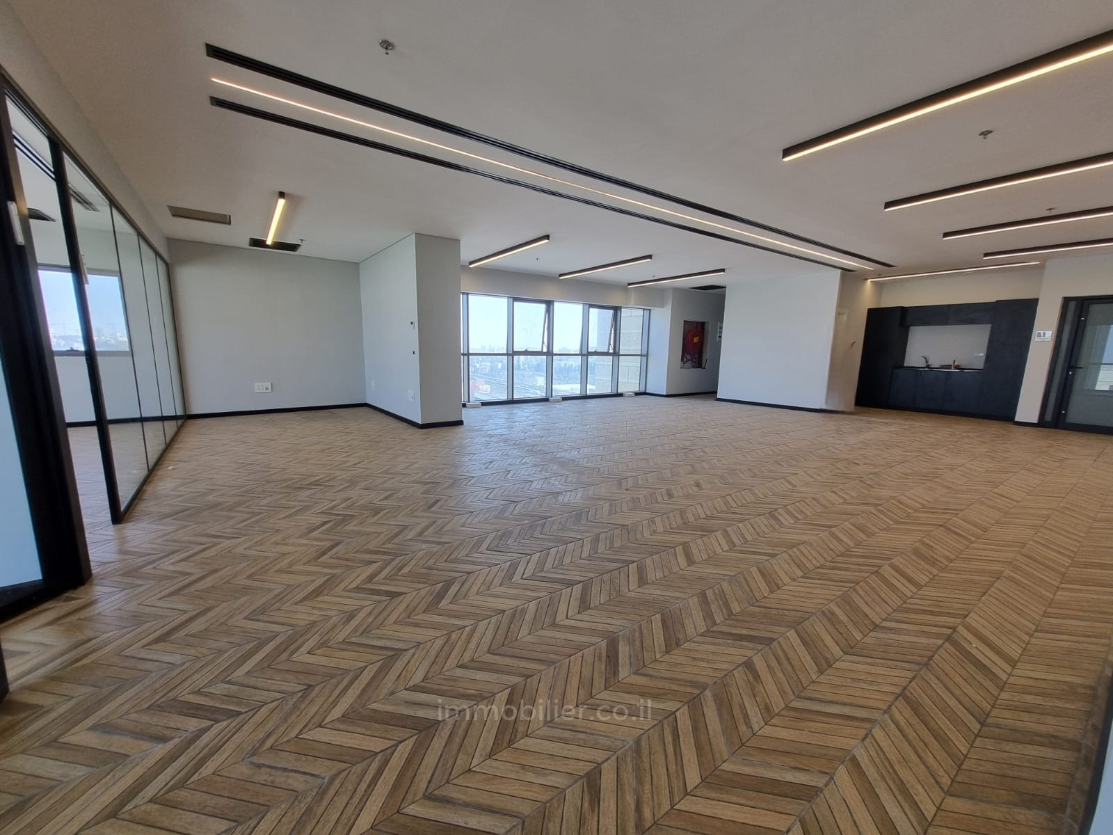 Barrio residencial Bureaux neuf dans immeuble de bureaux tres recherche sur guivat shaoul