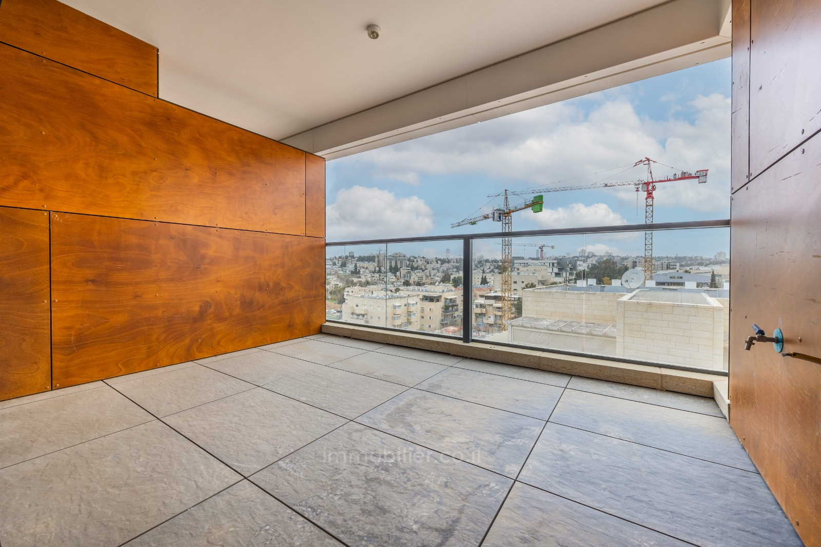 Barrio residencial Superbe 4 pieces neuf avec terrasse emplacement ideal a mekor haim