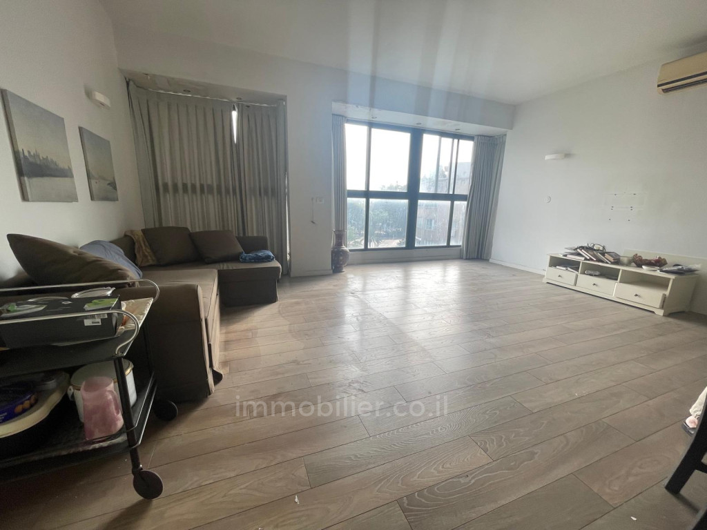 Wohnviertel A vendre tel aviv rue frishmanplace mazaryk grand 2 pieces de 81 m emplacement premium ideal investissement et airbnb