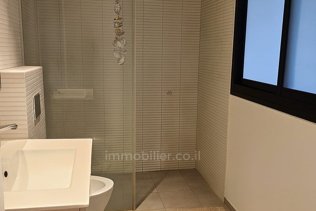 Жилой квартал A vendre appartement comme neuf 3 pieces renove apres tama shlomo hamelekh tel aviv