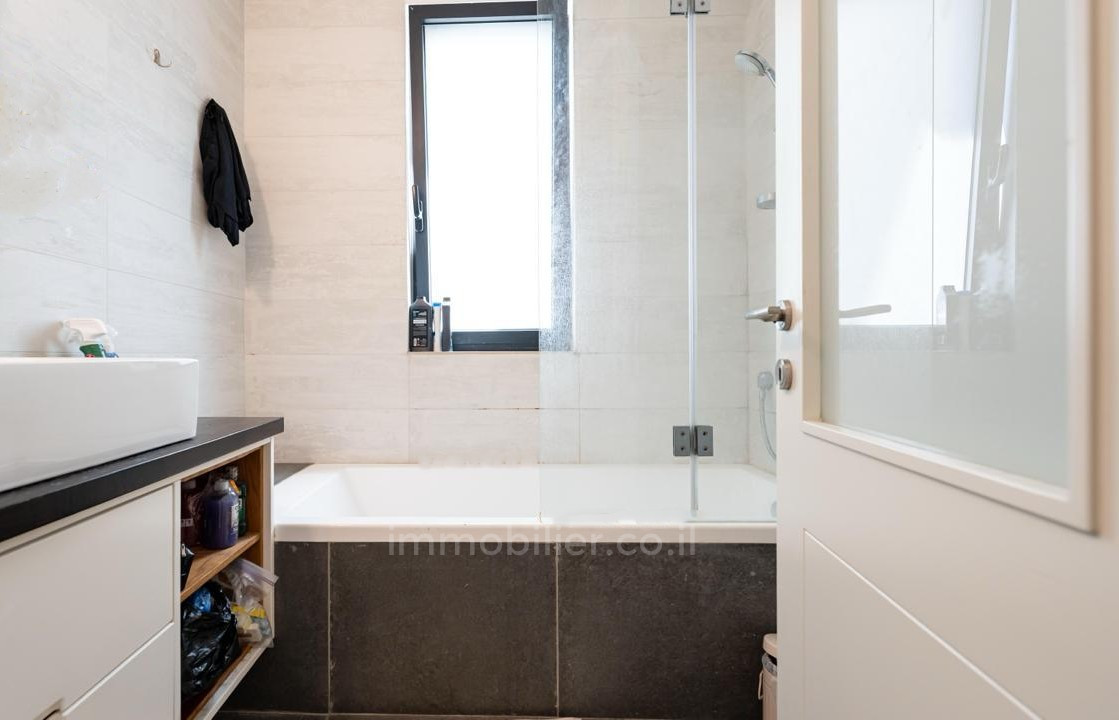 Wohnviertel A vendre appartement 3 pieces rue lapin tel aviv immeuble neuf apres tama 300m de la mer vue degagee