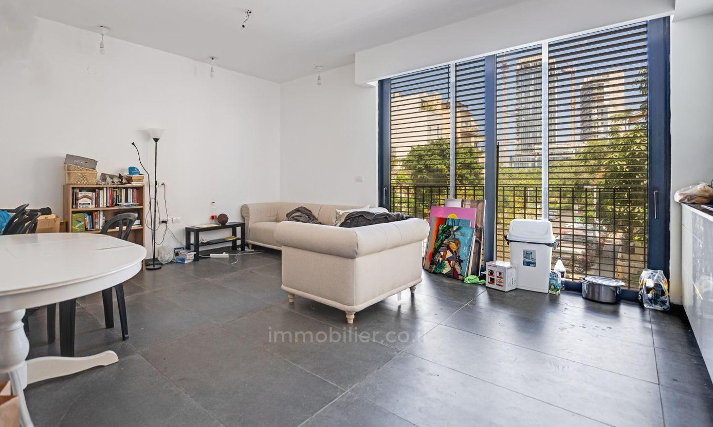 Wohnquartier A vendre appartement 3 pieces rue lapin tel aviv immeuble neuf apres tama 300m de la mer vue degagee