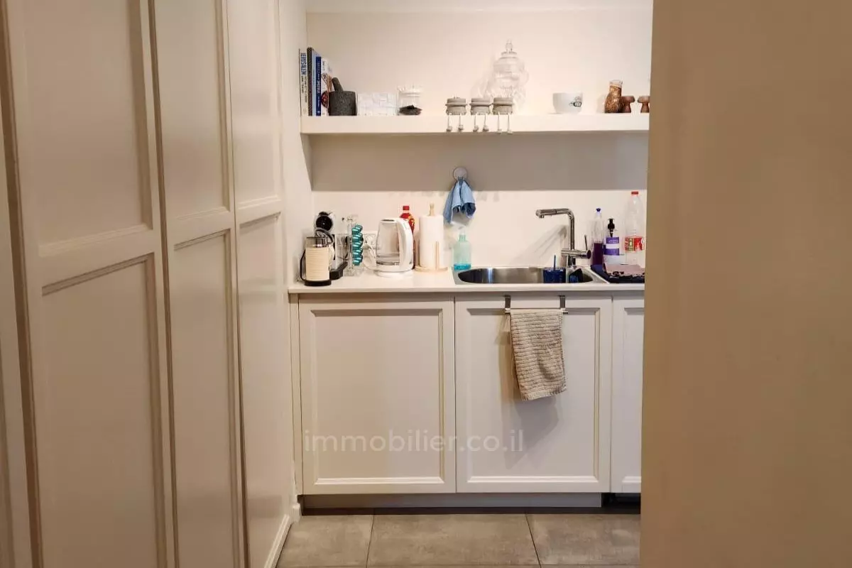 Квартира 2 комнат Tel Aviv Lev Tel-Aviv 828-IBL-167