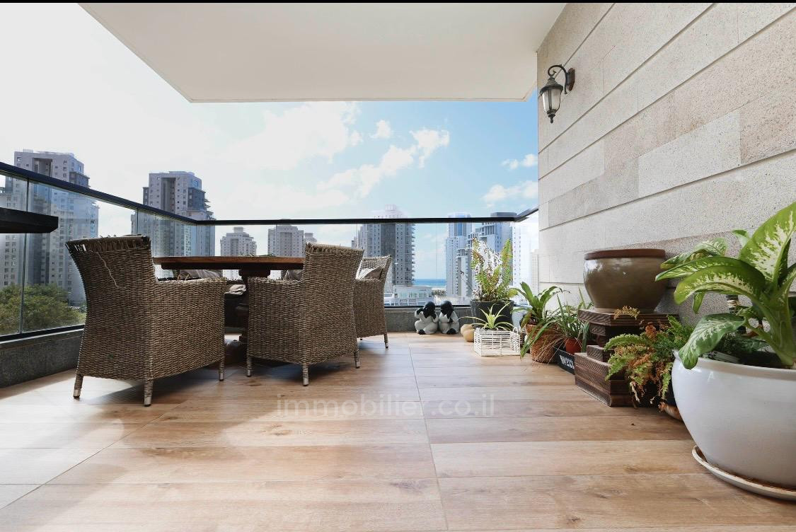 Quartier résidentiel À vendre – superbe appartement 5 pieces rehov mishpakhat malevski  - 
ir yamim (netanya)