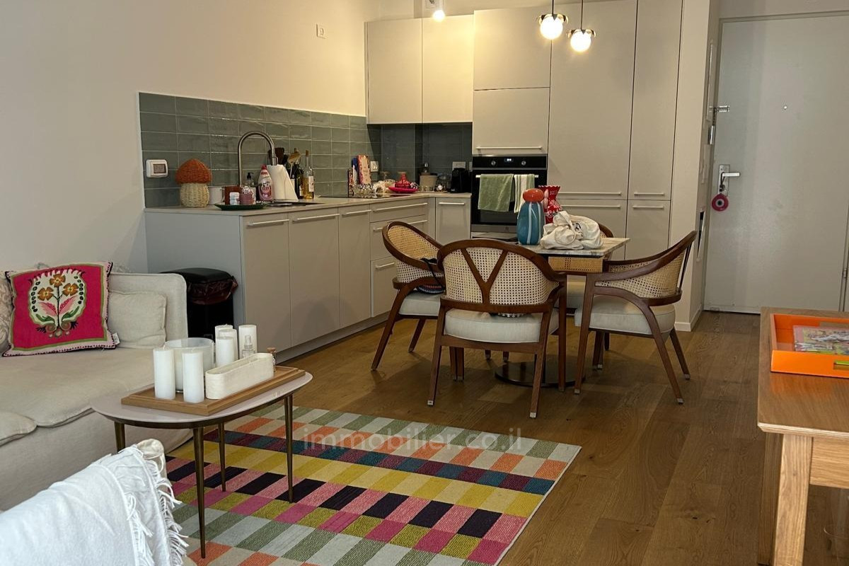 Wohnviertel Vivre comme dans un village au calme au coeur de lamerican colony 2 pieces balcon