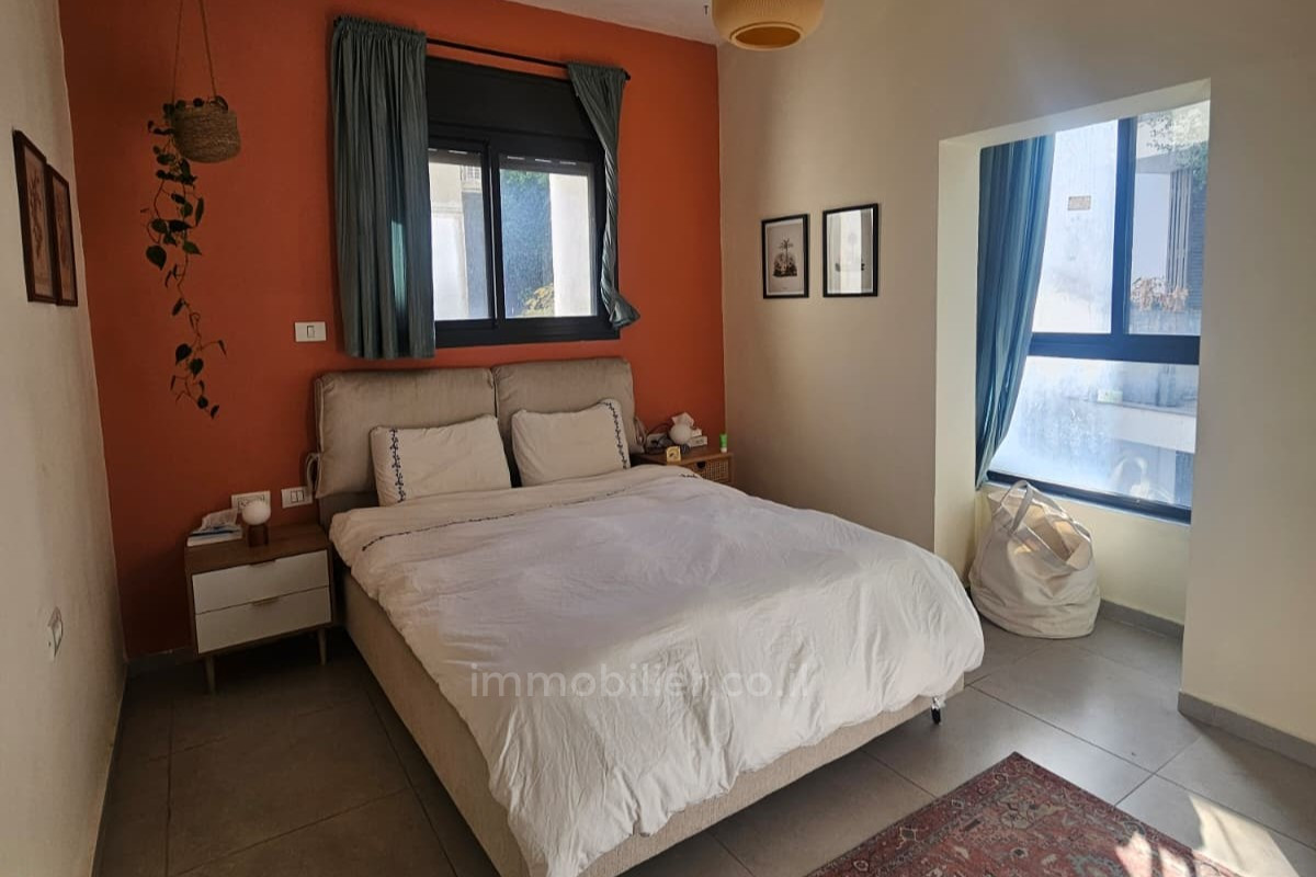 Wohnquartier A vendre 25 pieces angle ben yehudayirmiyahu proche plage