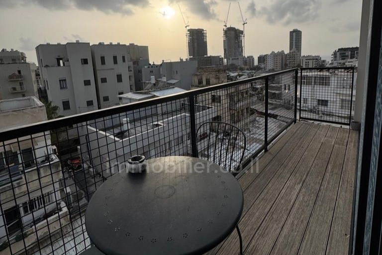 Residential quarter A vendre appartement 3 pieces haut de gamme immeuble recent etage 4 avec vue degagee