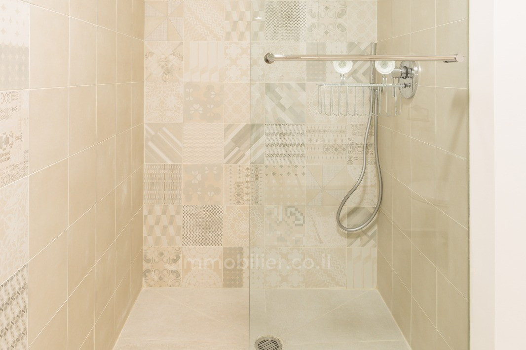 Жилой квартал A vendre 2 pieces proche mer dans immeuble recent tres bien entretenu