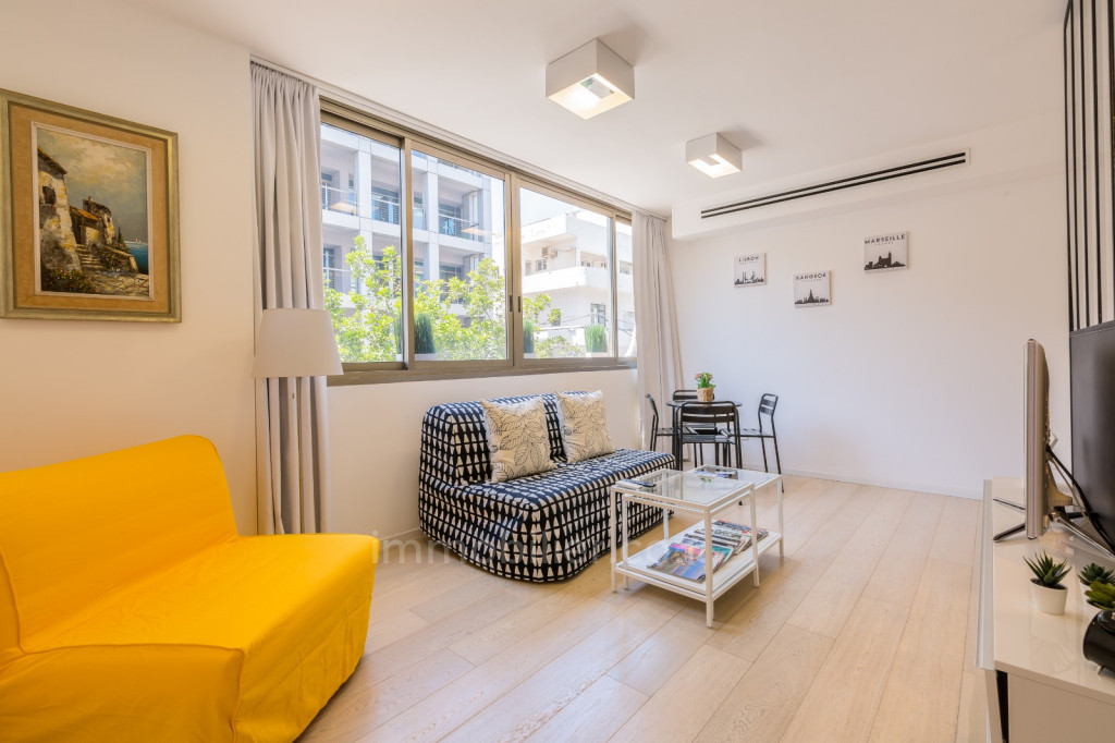 Quartier résidentiel A vendre - 2 pieces proche mer dans immeuble recent tres bien entretenu