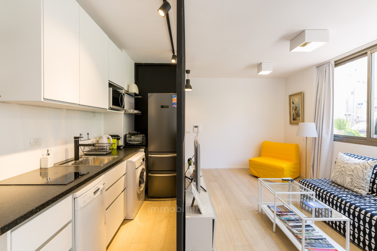 Quartier résidentiel A vendre - 2 pieces proche mer dans immeuble recent tres bien entretenu