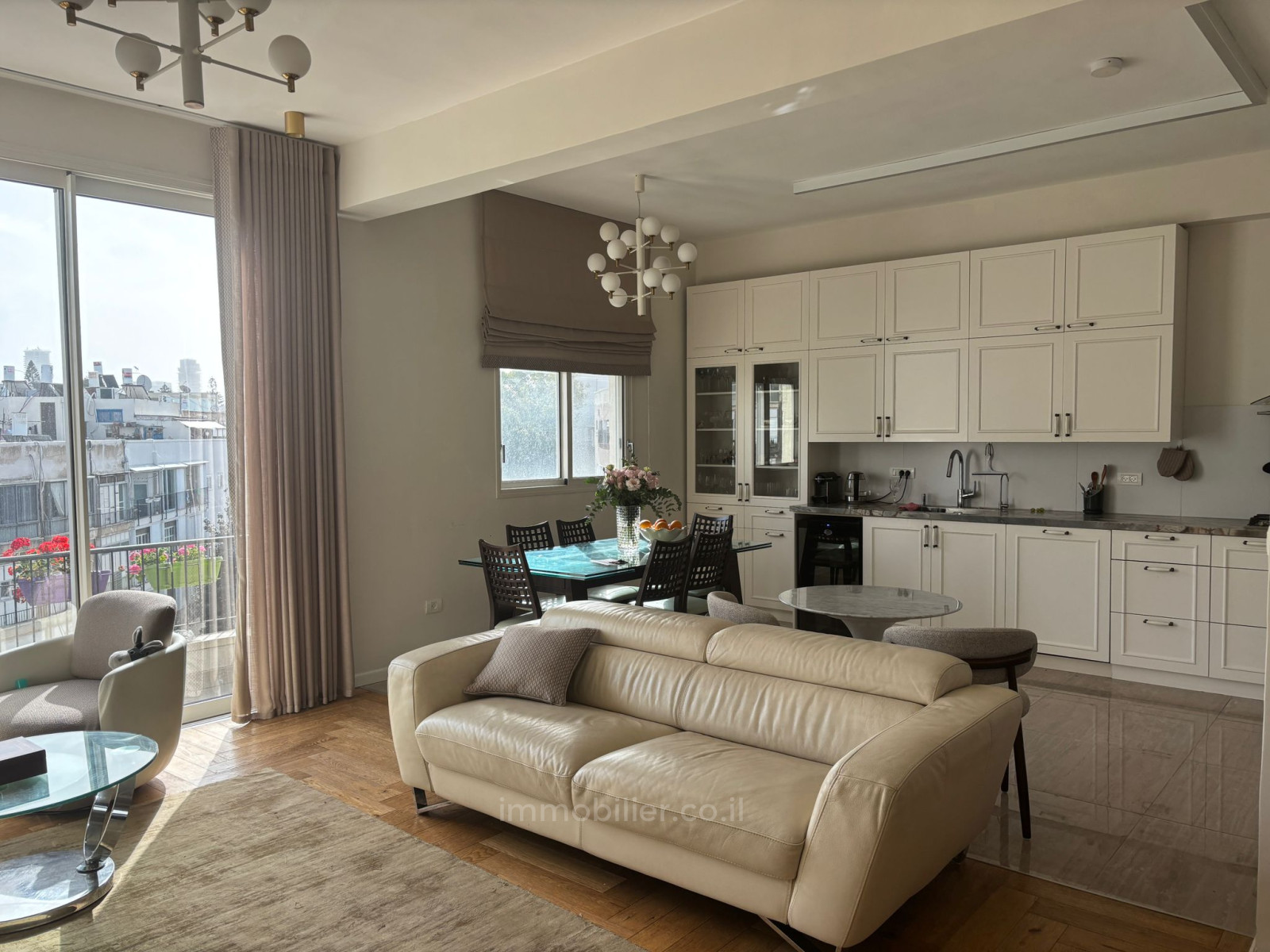 Wohnviertel A vendre 3 pieces renove spacieux et hauts plafonds rue frishman