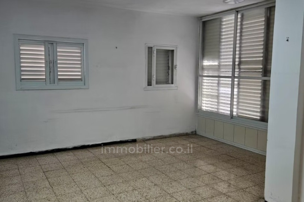 Wohnquartier A vendre appartement 3 pieces rue balfour bat yam a 400m de la mer