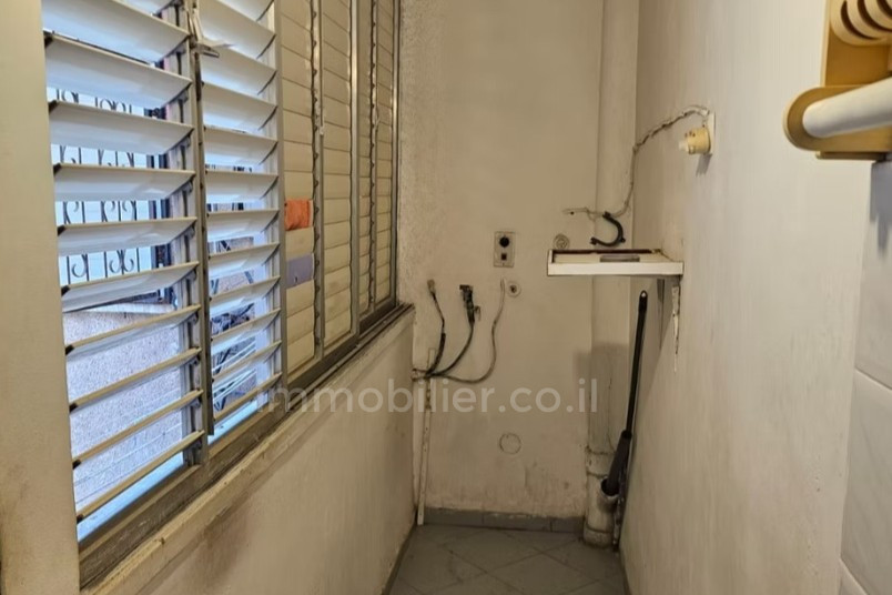 Wohnquartier A vendre appartement 3 pieces rue balfour bat yam a 400m de la mer