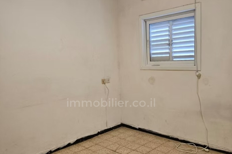 Wohnquartier A vendre appartement 3 pieces rue balfour bat yam a 400m de la mer