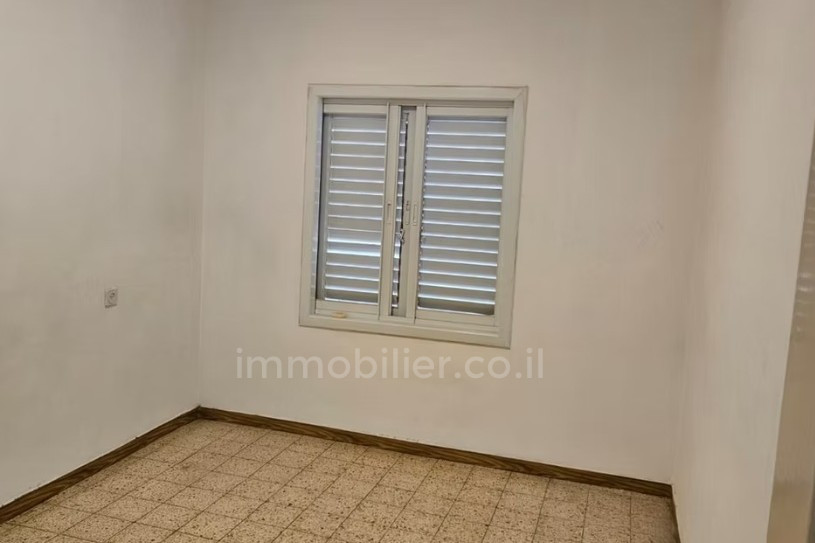 Wohnquartier A vendre appartement 3 pieces rue balfour bat yam a 400m de la mer