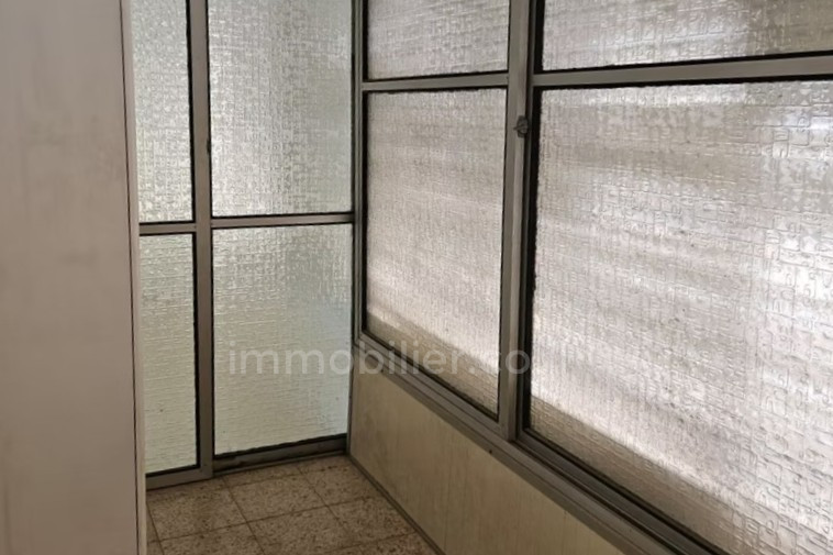 Wohnquartier A vendre appartement 3 pieces rue balfour bat yam a 400m de la mer