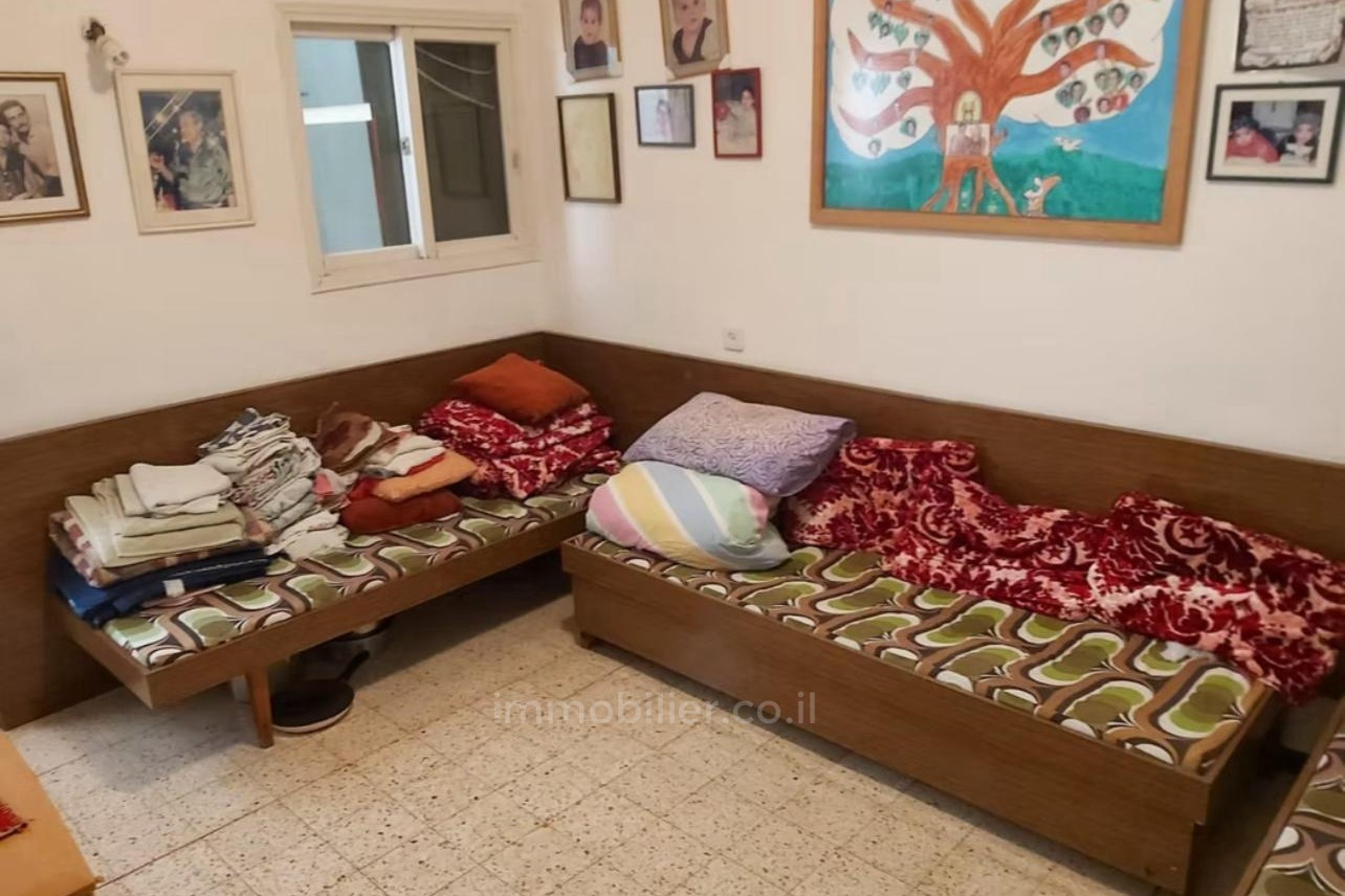 Residential quarter Appartement a vendre centre bat yam rue jabotinsky zone recherchee