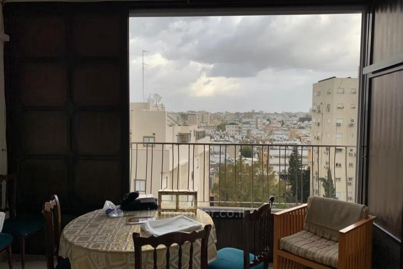Wohnquartier Appartement a vendre centre bat yam rue jabotinsky zone recherchee