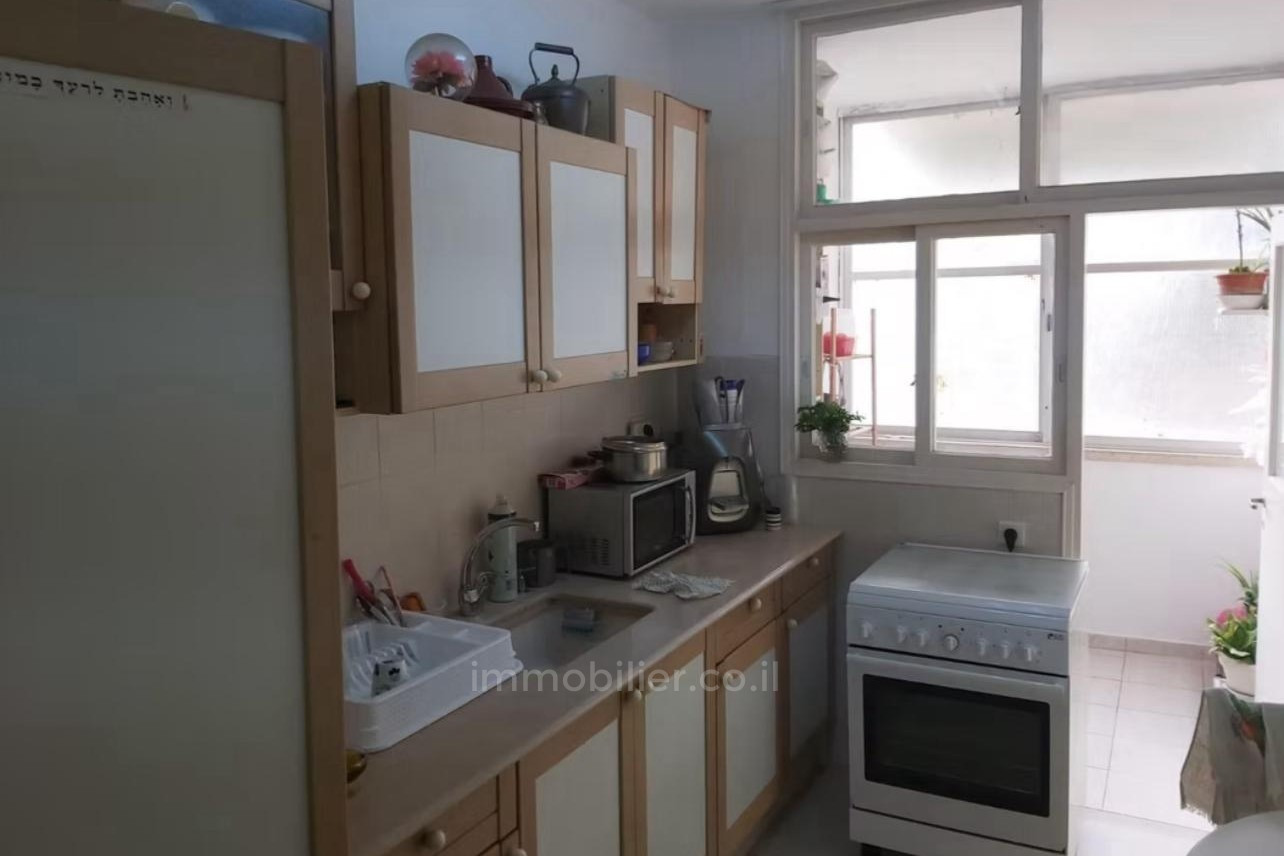 Wohnquartier Appartement a vendre centre bat yam rue jabotinsky zone recherchee