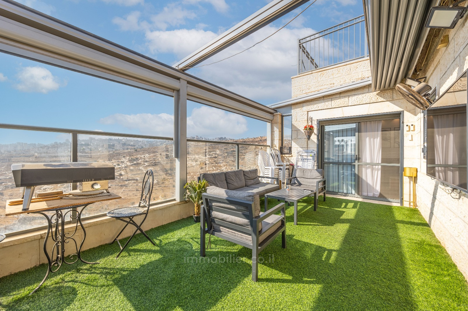 Dzielnica mieszkaniowa Penthouse rare a har homa avec revenu passif et vue a couper le souffle