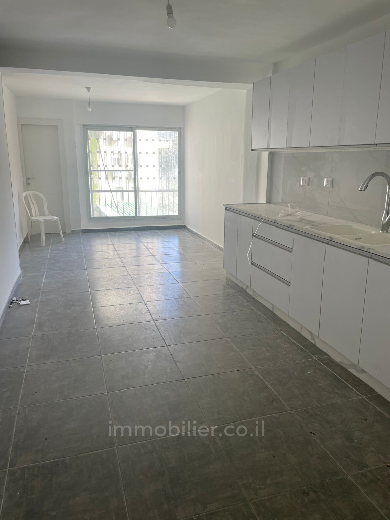 Barrio residencial Beau 4 pieces entierement renove