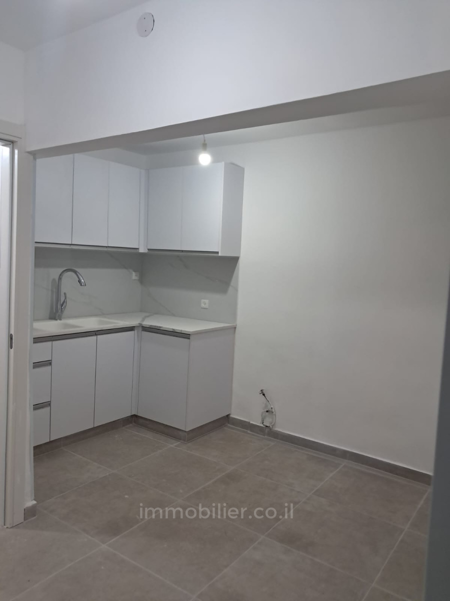 Wohnviertel Superbe 2 pieces remis a neuf ideal pour jeune couple