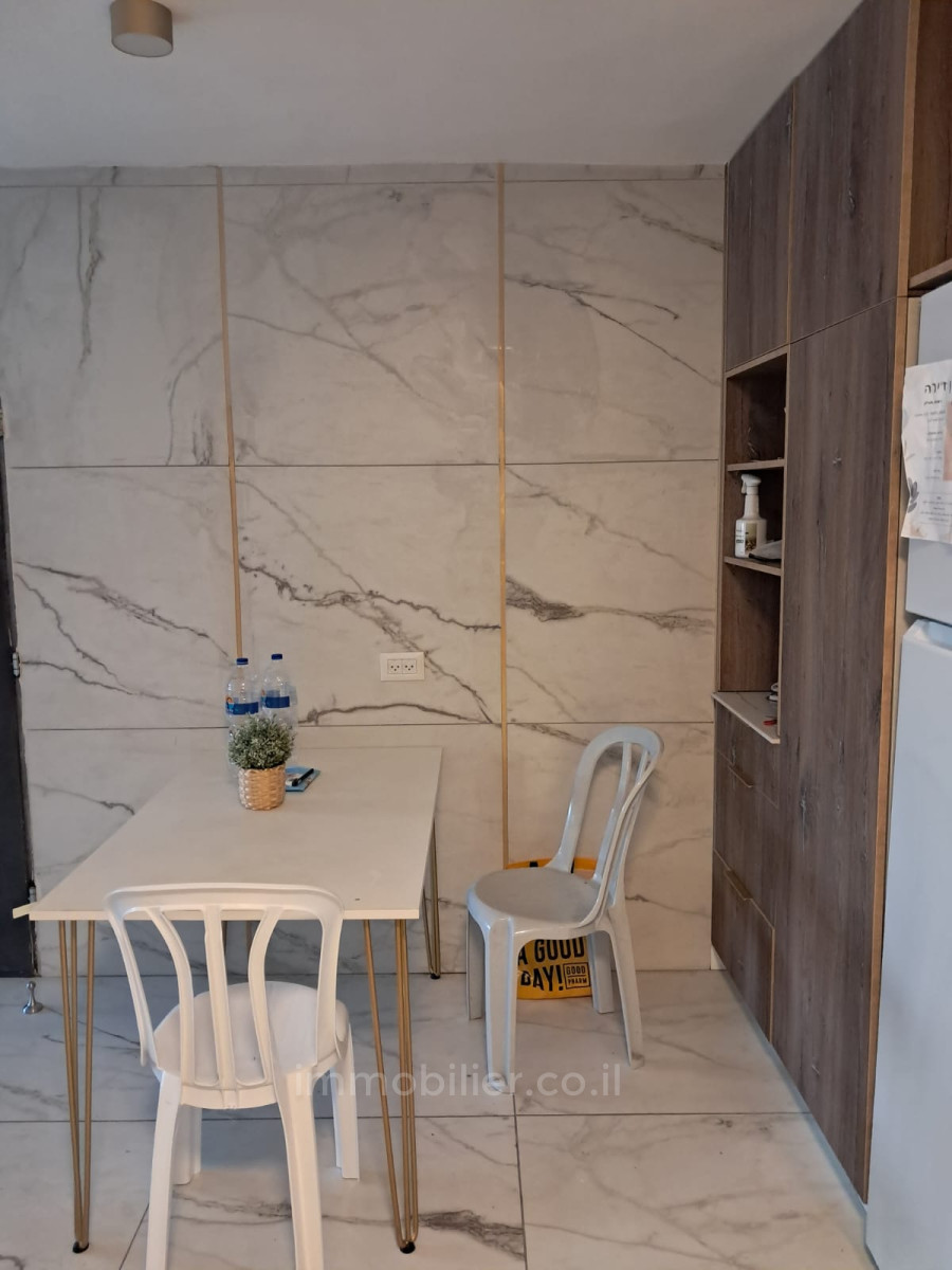 Residential quarter Superbe 4 pieces remis a neuf