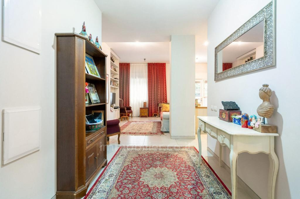 Barrio residencial Rez de chaussee avec terrasse au coeur de shenkin tel aviv