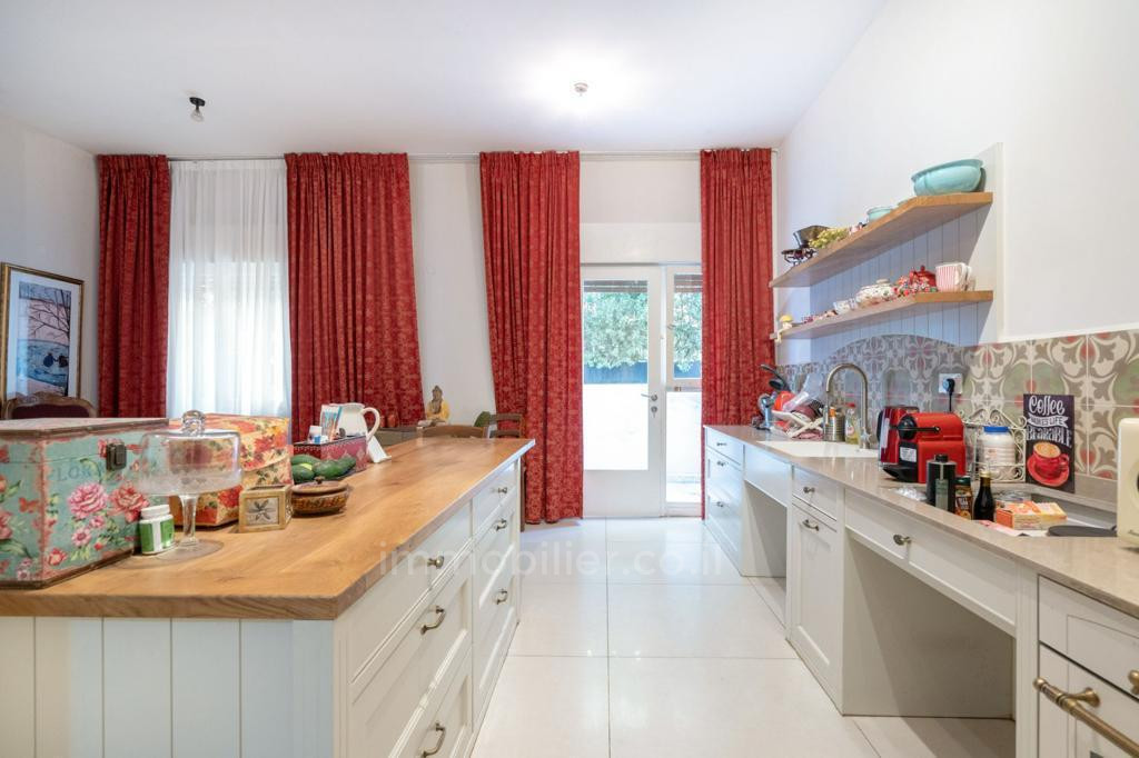 Barrio residencial Rez de chaussee avec terrasse au coeur de shenkin tel aviv