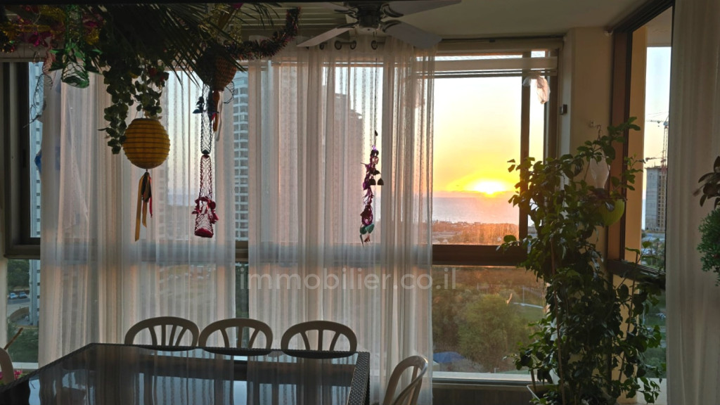 Wohnviertel Appartement 4 5 pieces avec vue mer dans le complexe gan hair bat yam